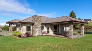 7 Ascot Vale, Tikitere