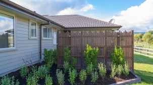 7 Ascot Vale, Tikitere