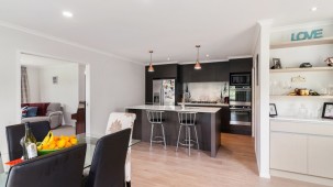 7 Ascot Vale, Tikitere