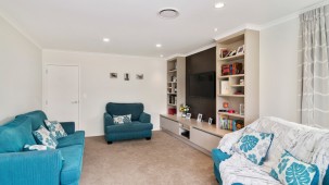 7 Ascot Vale, Tikitere