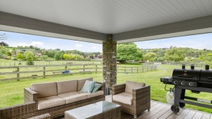 7 Ascot Vale, Tikitere