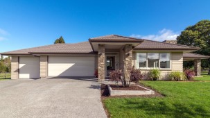 7 Ascot Vale, Tikitere