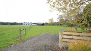 7 Black Road, Otatara