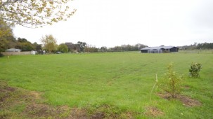 7 Black Road, Otatara