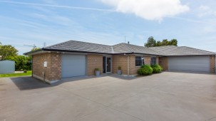 11 Settlers Close, Whalers Gate