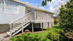 9 Ashmore Drive, Frankleigh Park