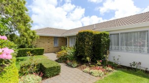 9 Ashmore Drive, Frankleigh Park