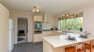 9 Ashmore Drive, Frankleigh Park