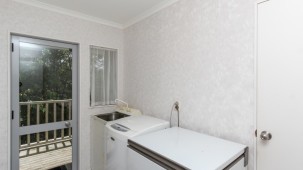 9 Ashmore Drive, Frankleigh Park