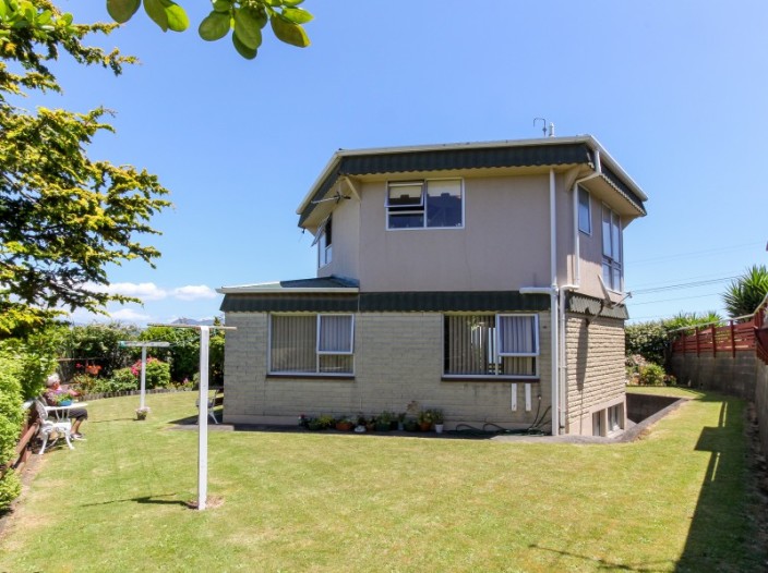 unit-2-4-scott-street-moturoa