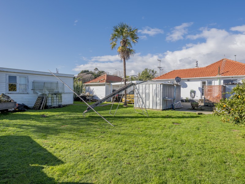 1048 State Highway 1, Manakau