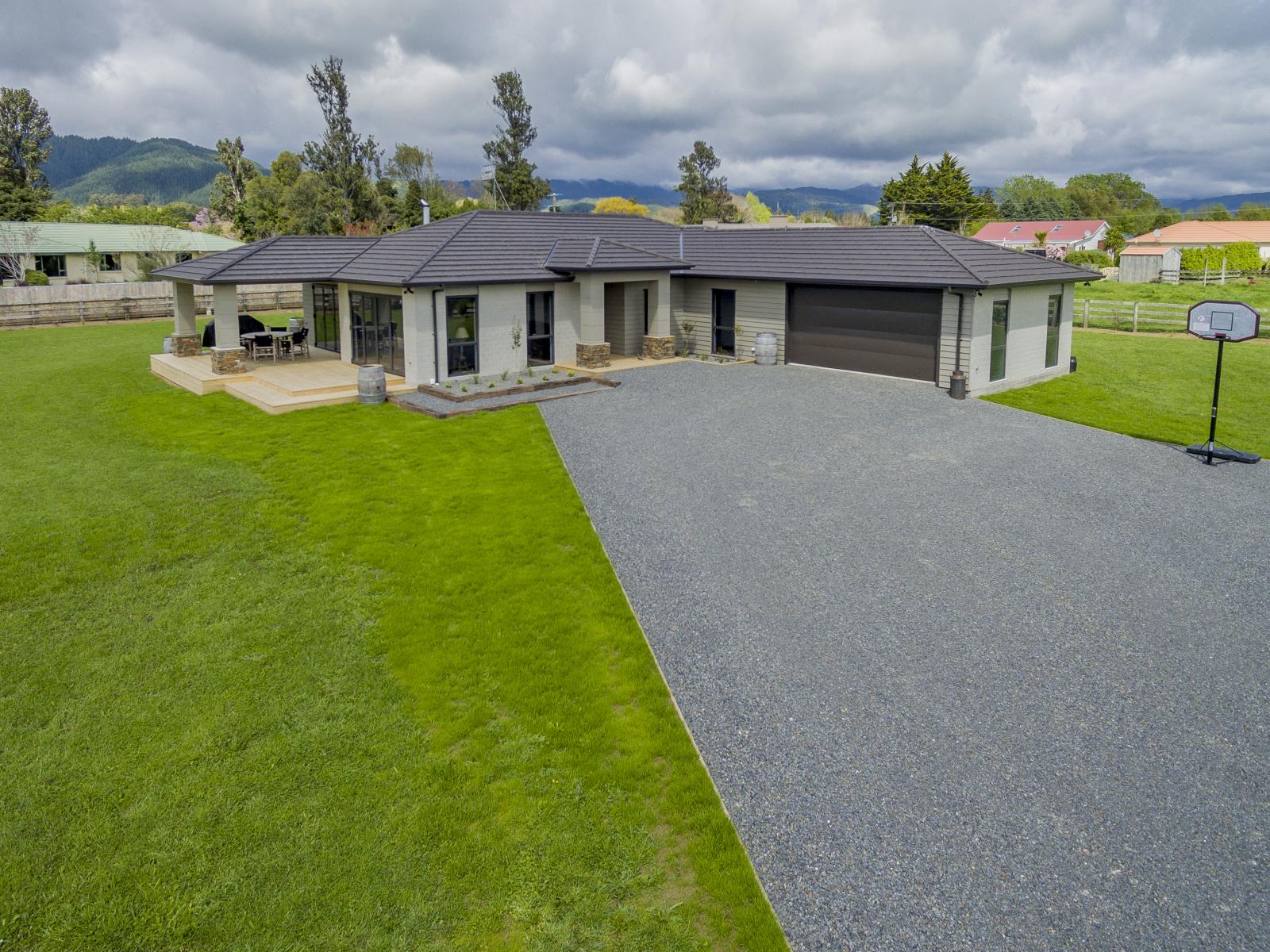 12 Wakefield Road, Levin