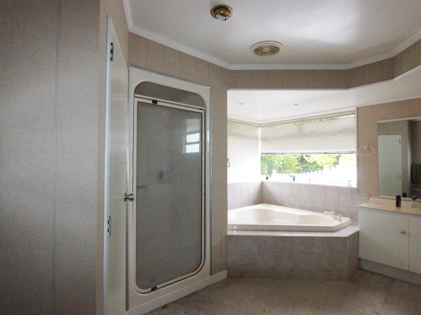 148 No 2 Line, Okoia