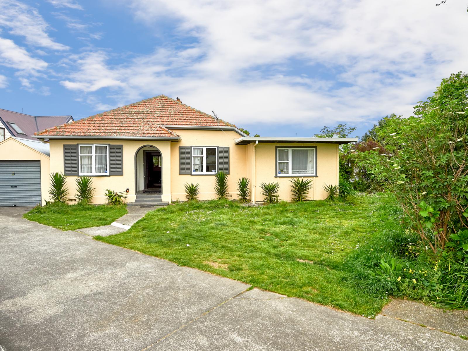 7A Nathan Place, West End