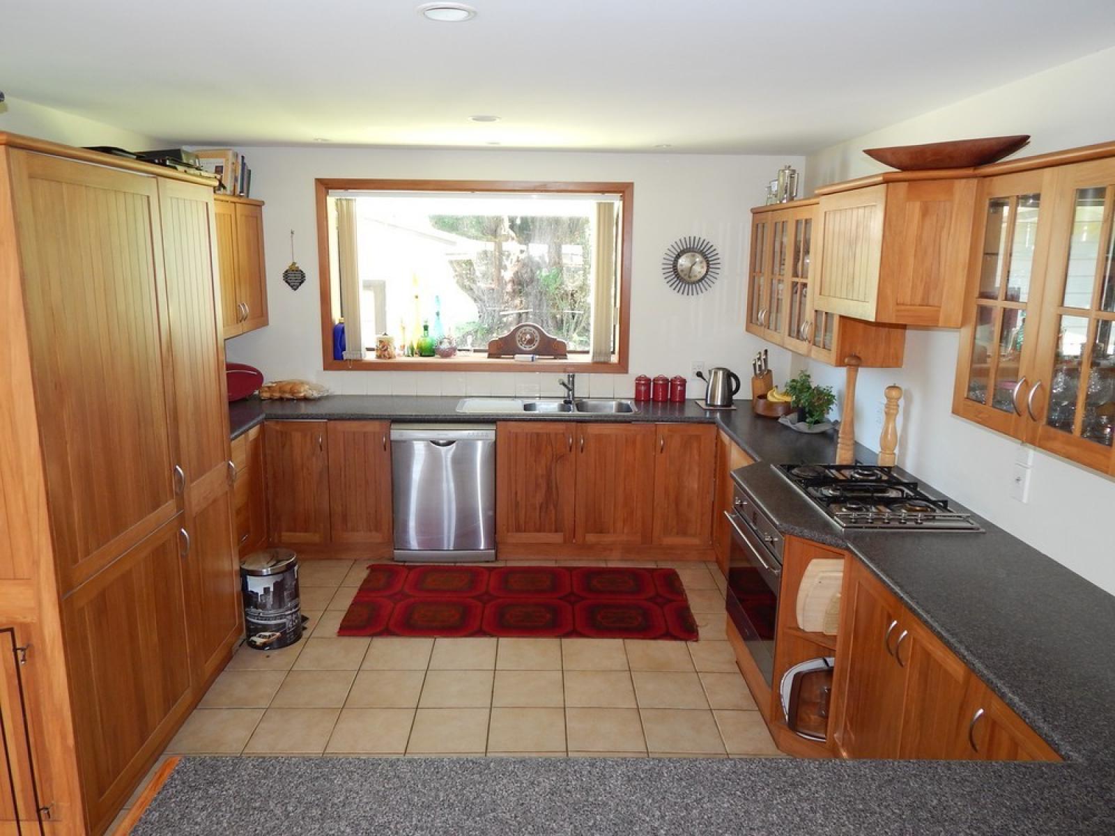 185 Queen Street, Westport