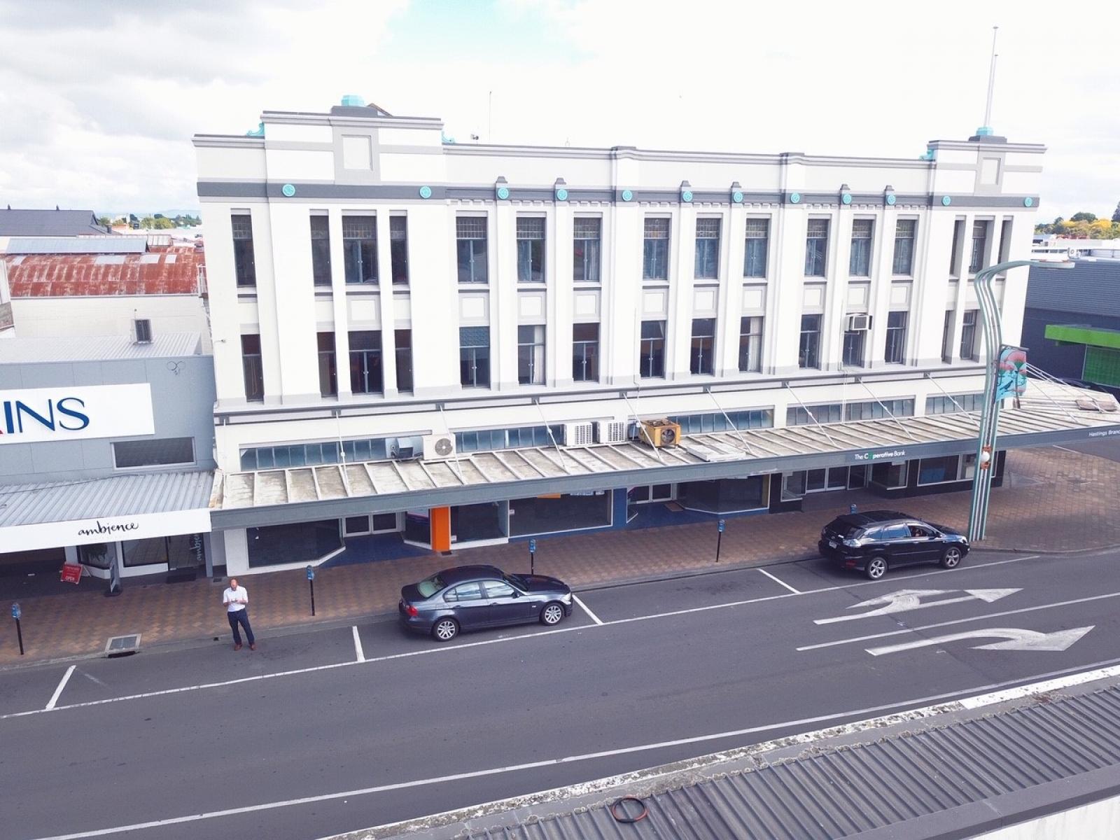 200 Queen Street West, Hastings