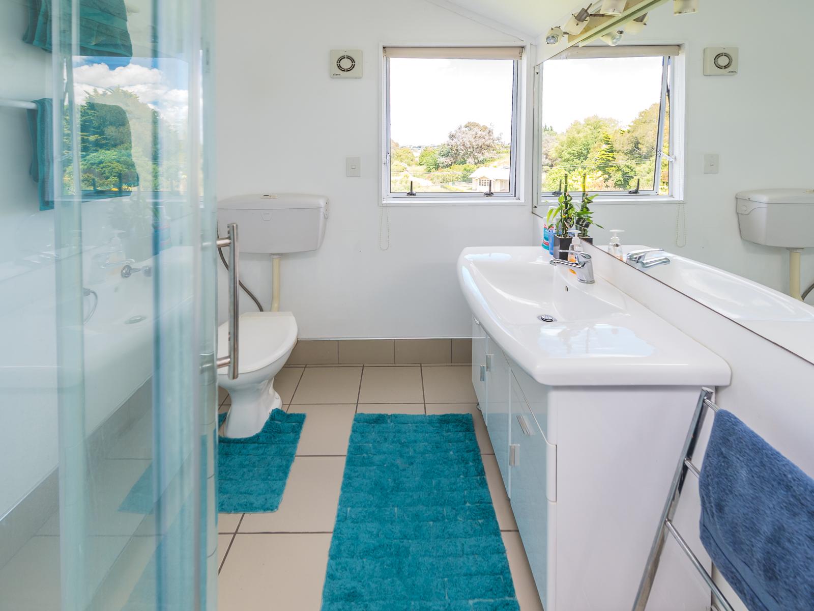 32 Montgomery Road, Westmere