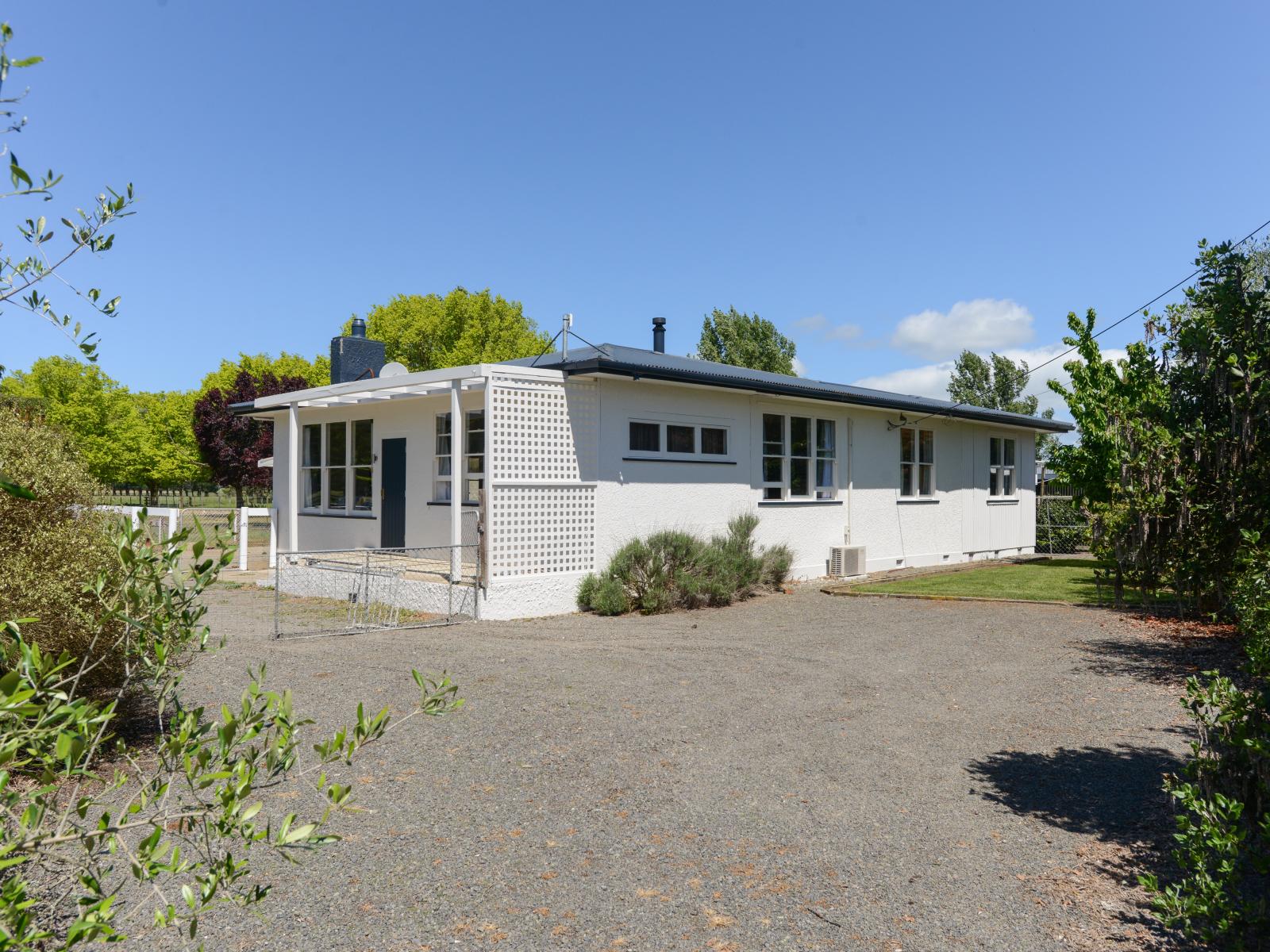 3435 State Highway 2, Takapau