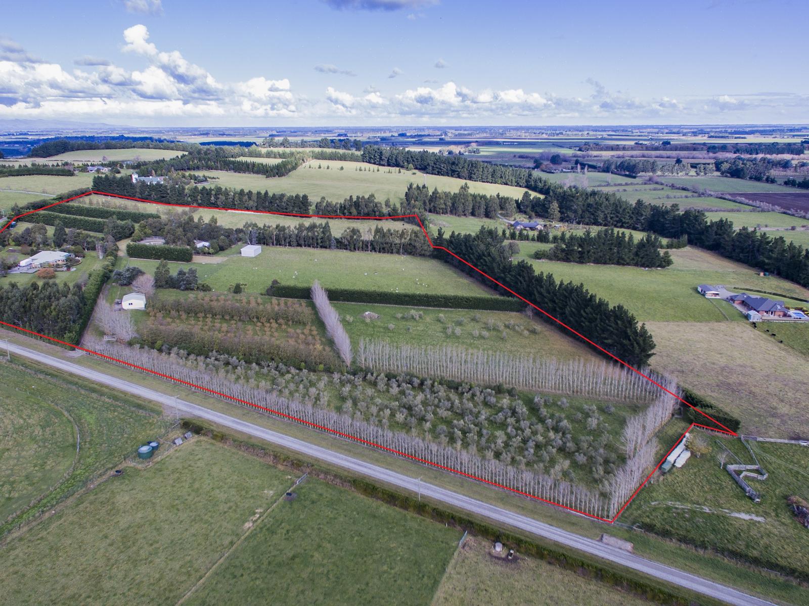 251 Elliotts Road, Cust