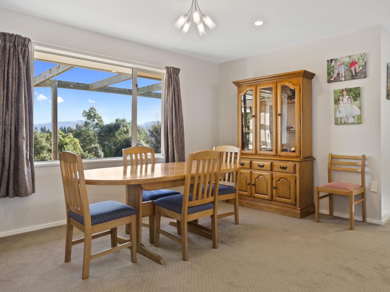 251 Elliotts Road, Cust