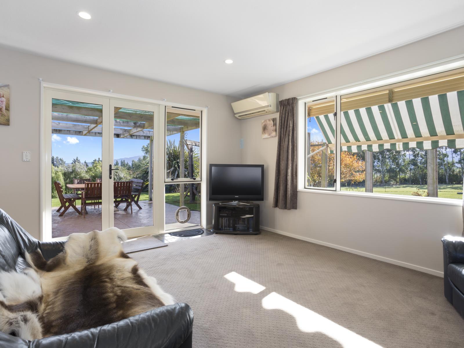 251 Elliotts Road, Cust