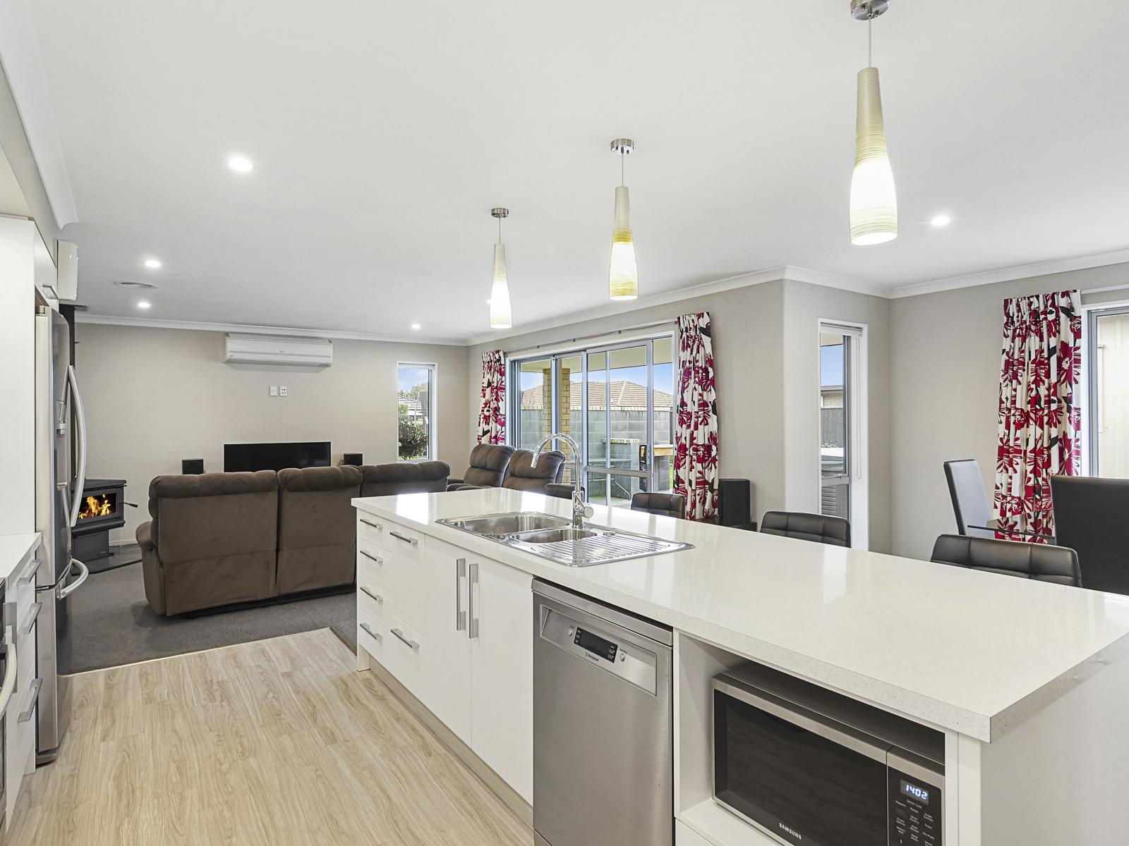 9 Lloyds Close, Rolleston