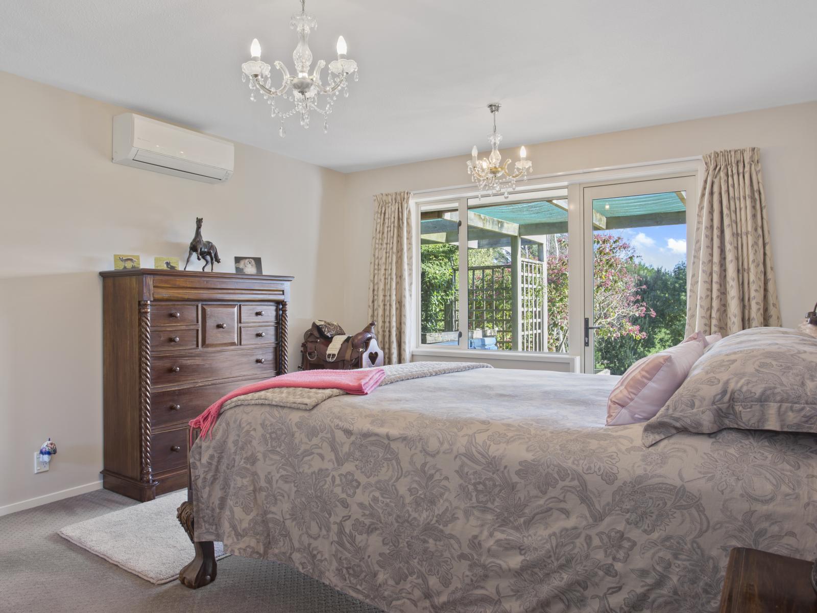 251 Elliotts Road, Cust