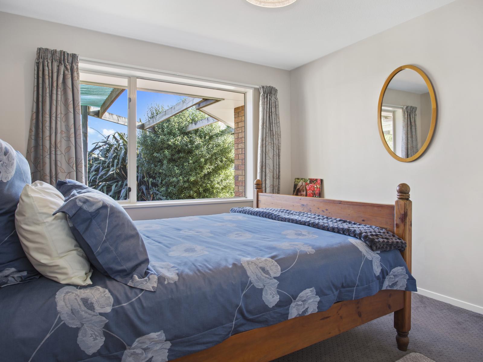 251 Elliotts Road, Cust