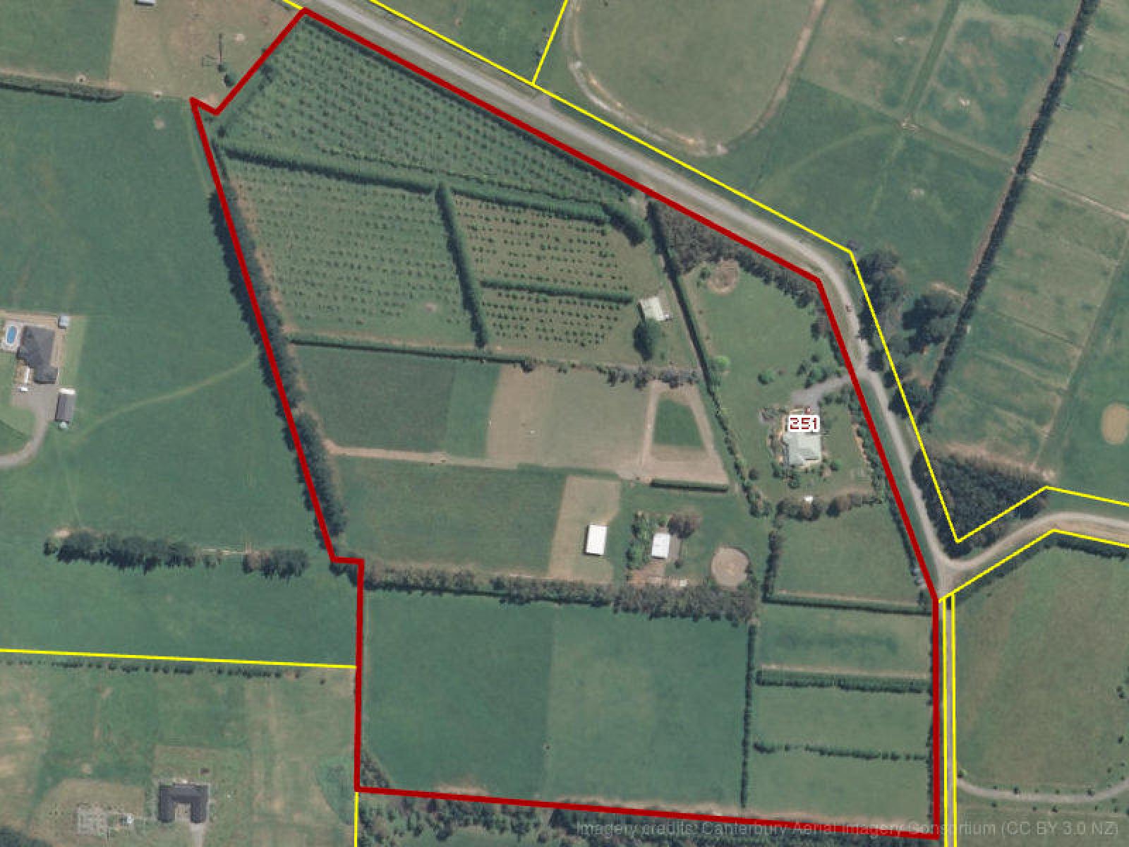 251 Elliotts Road, Cust