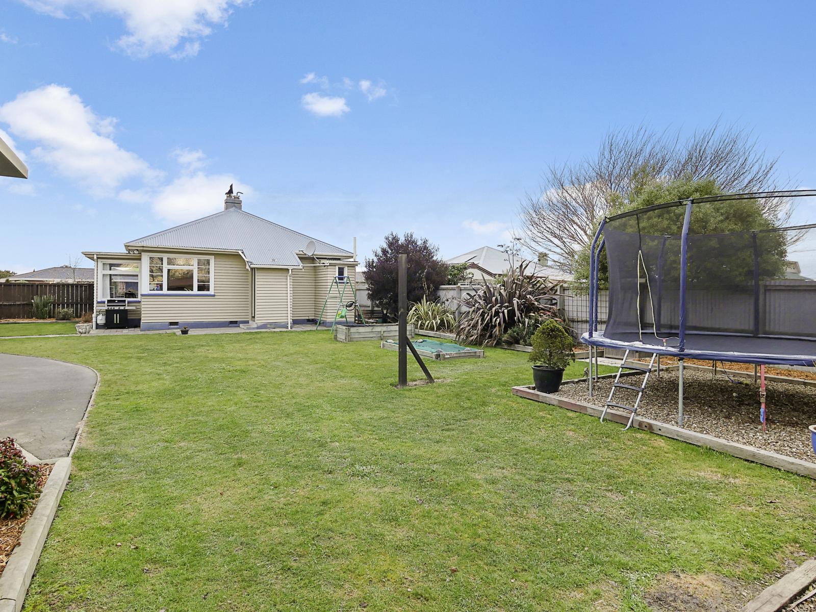 6 Spring Place, Leeston