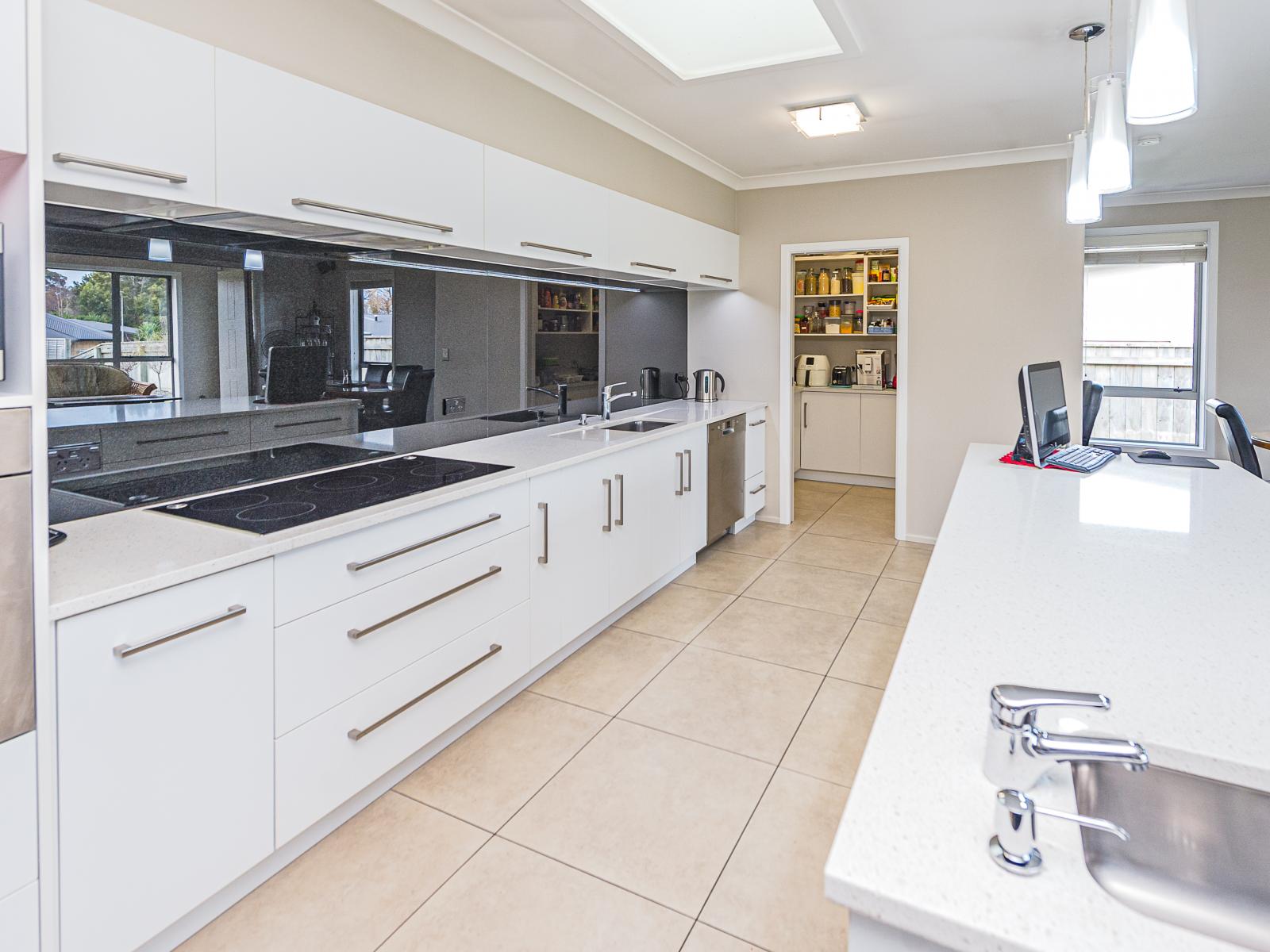 5 Lithgow Drive, Otamatea