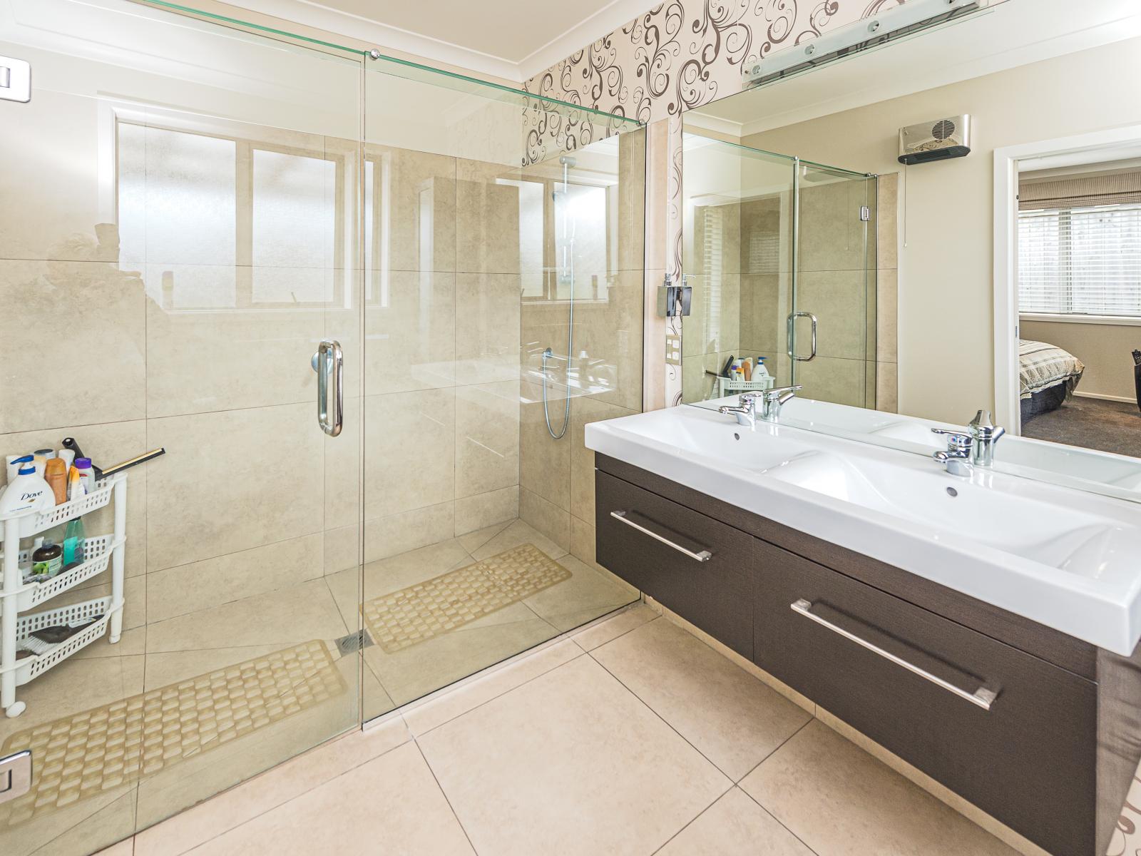 5 Lithgow Drive, Otamatea