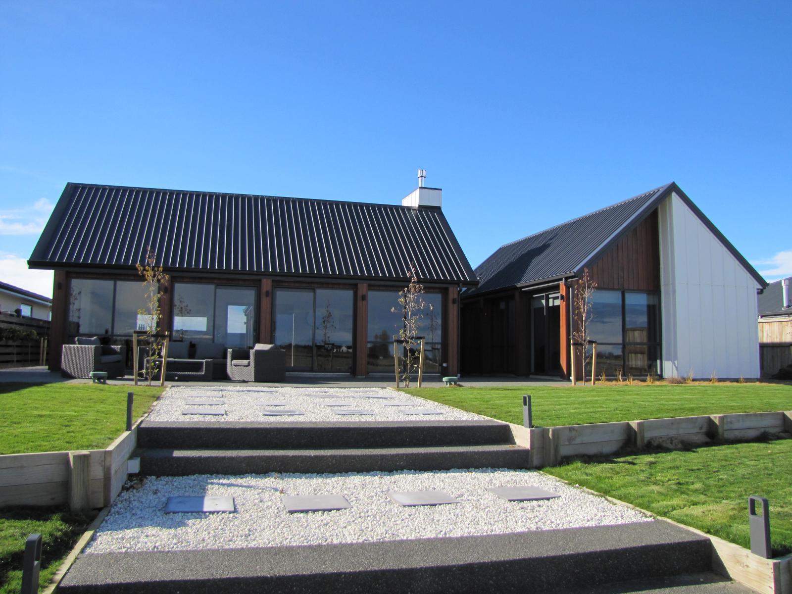 15 Waterton Point, Lake Hood