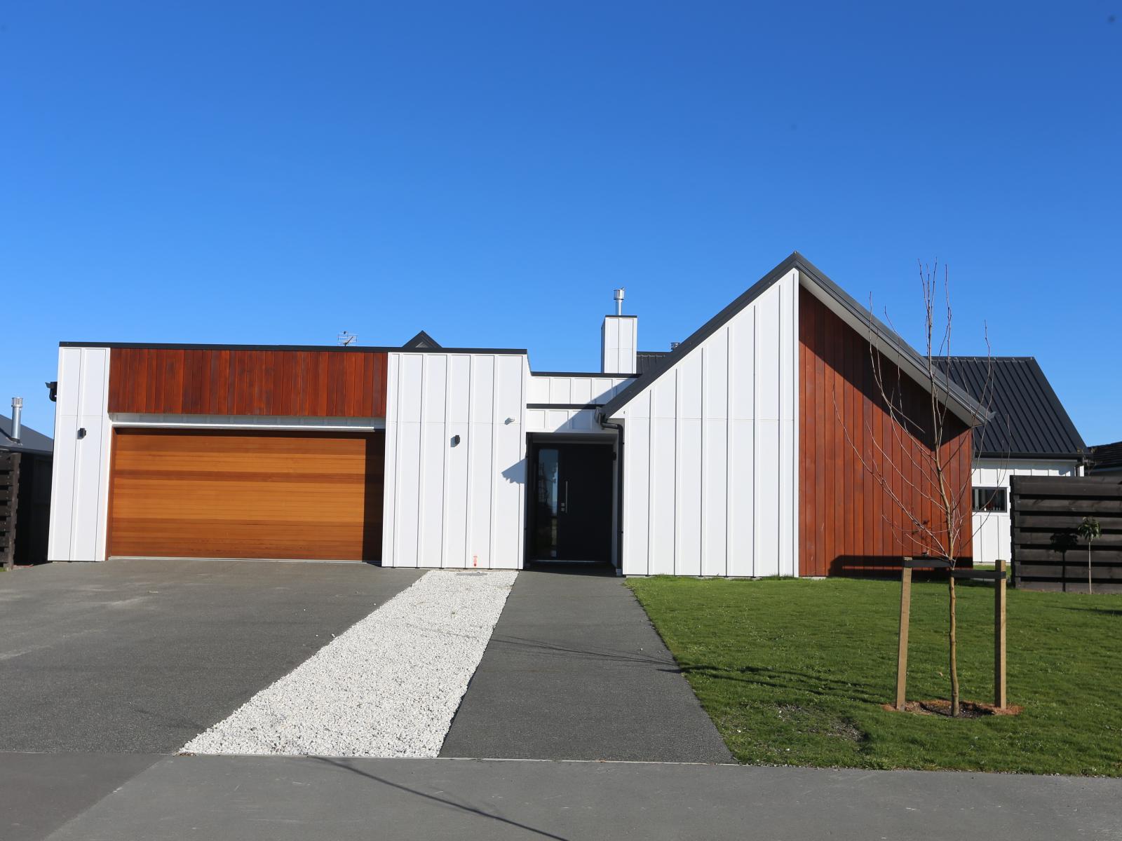 15 Waterton Point, Lake Hood