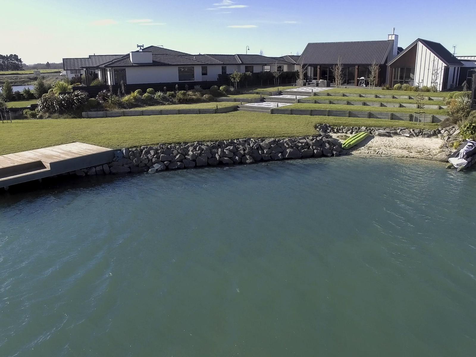 15 Waterton Point, Lake Hood