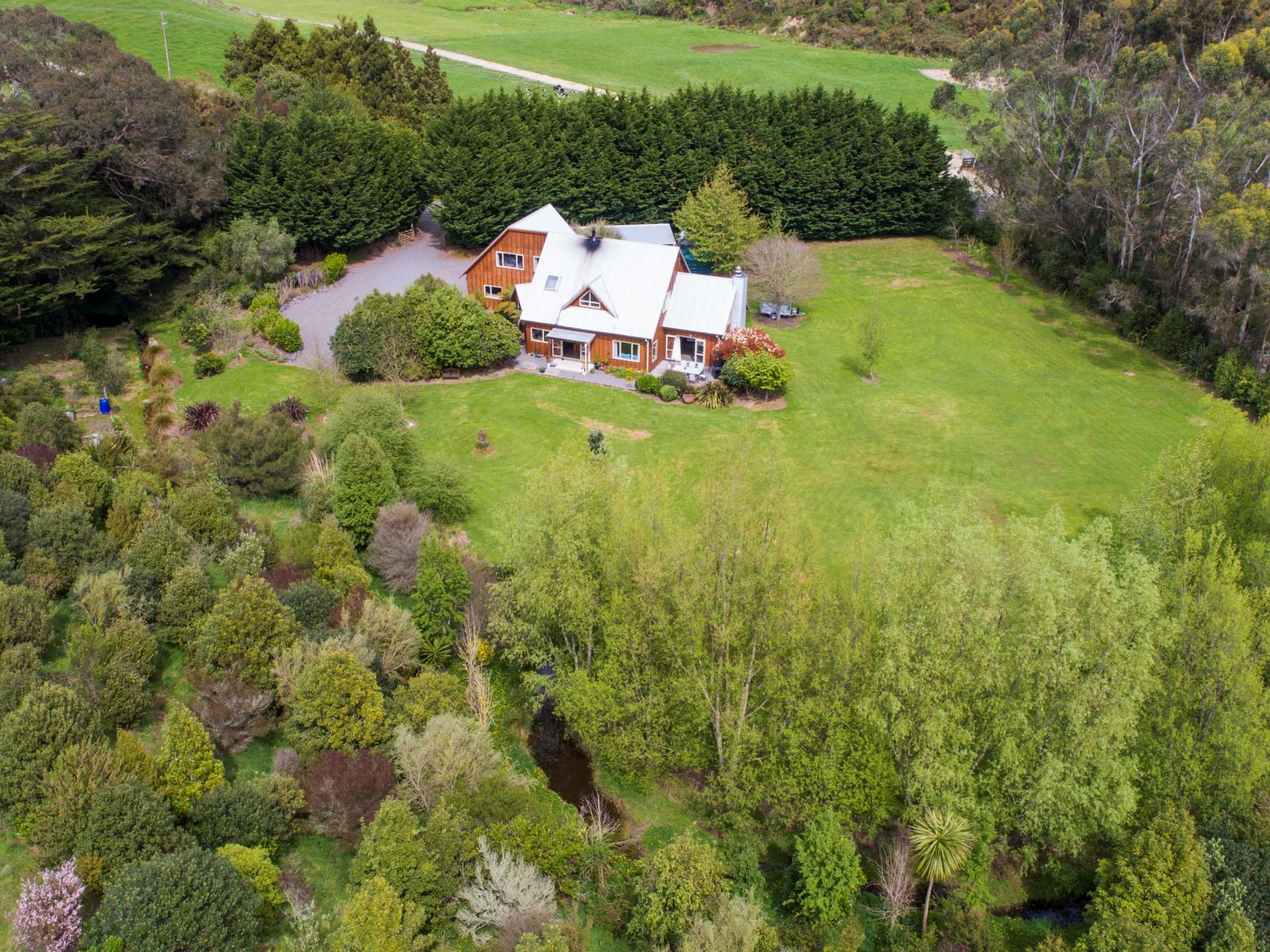 85 Kahuterawa Road, Palmerston North
