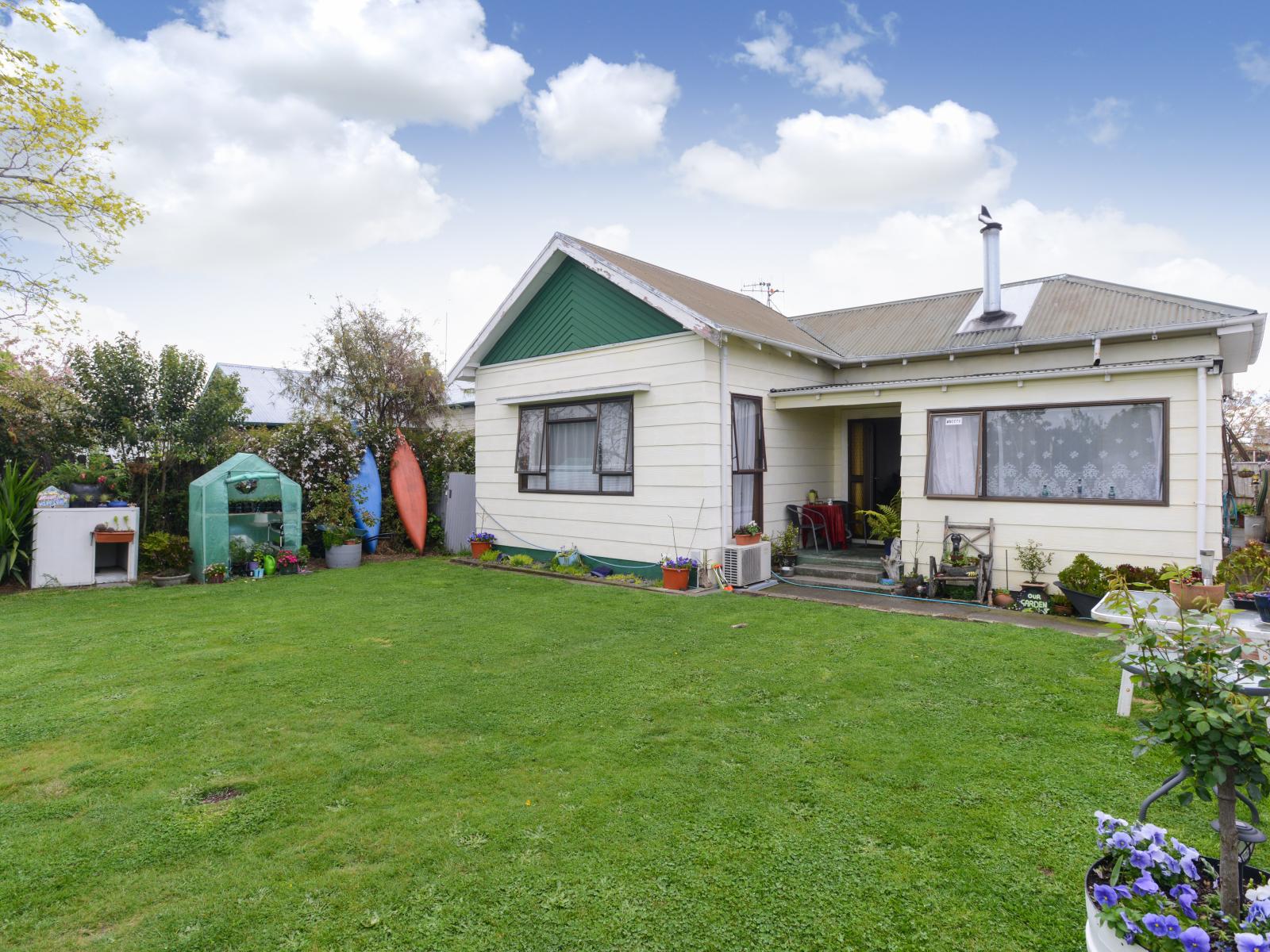 1006 Konini Street, Mahora