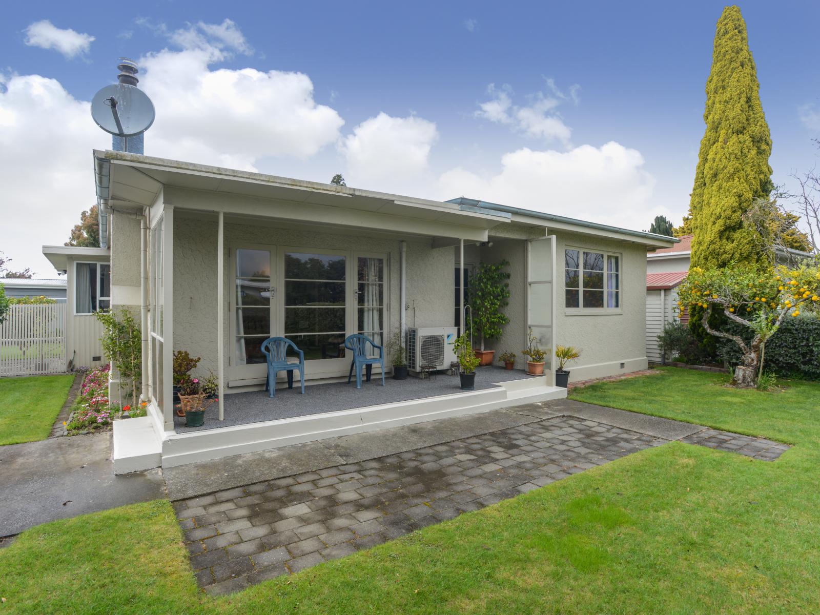 805 Tawa Street, Mahora