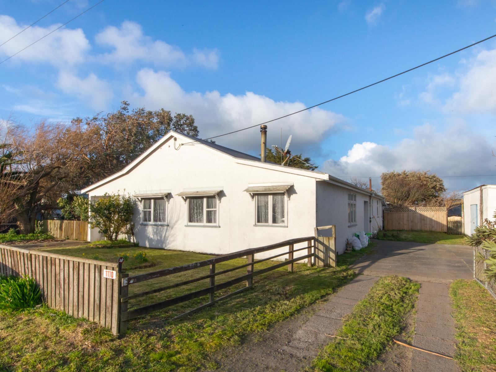 1110 State Highway 1, Himatangi