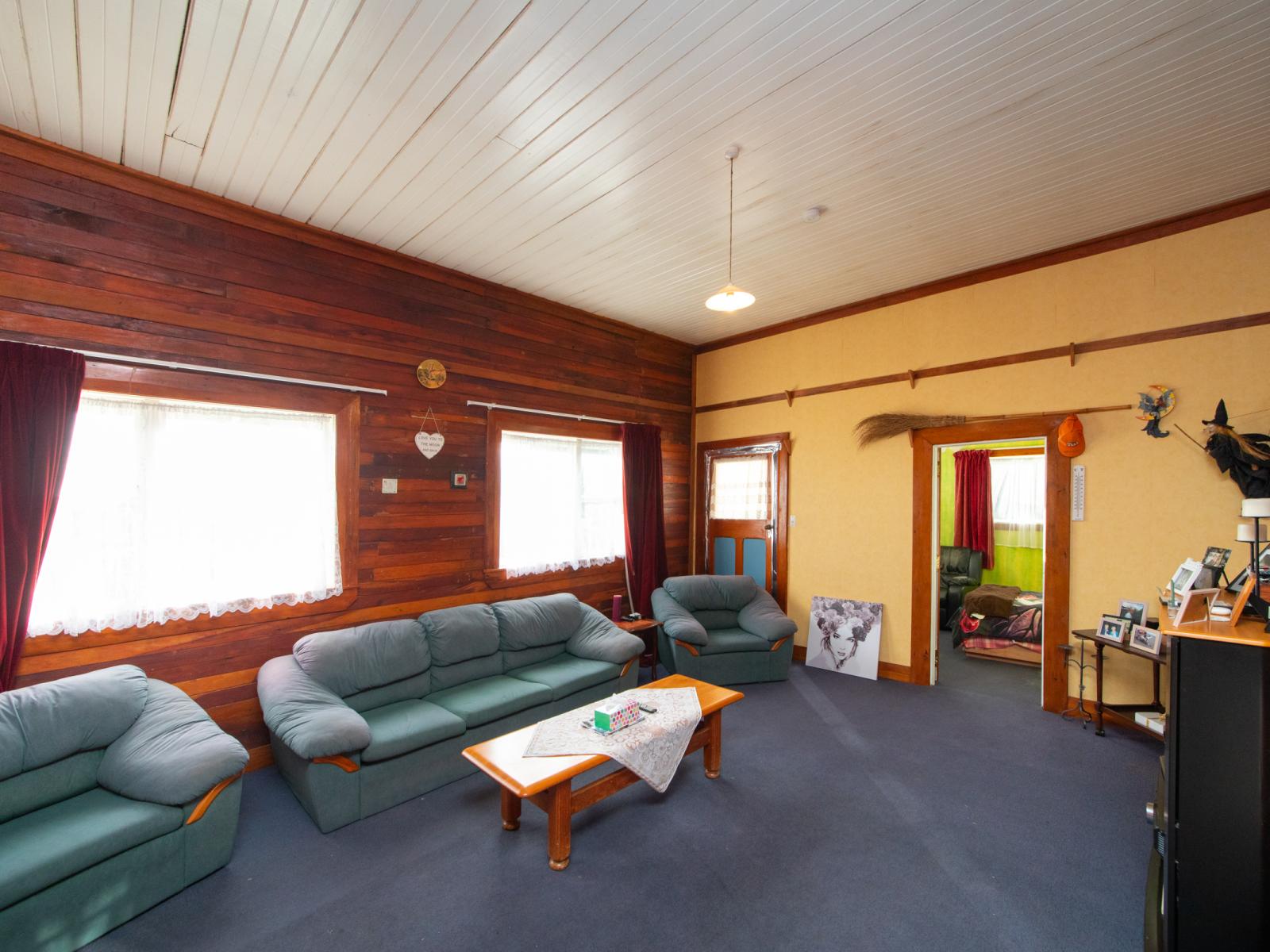 1110 State Highway 1, Himatangi