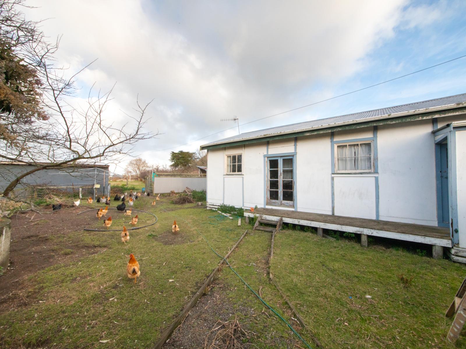1110 State Highway 1, Himatangi