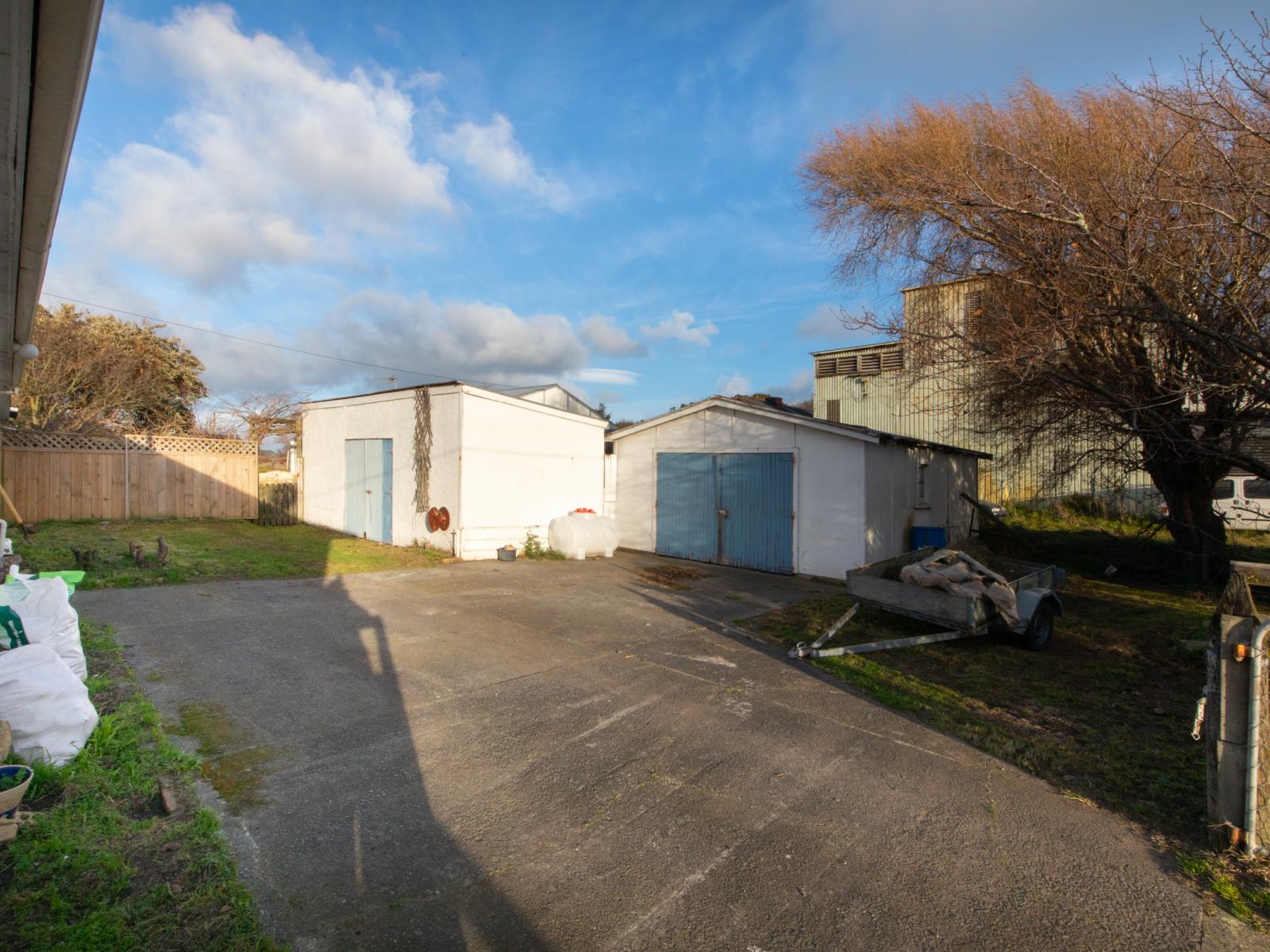 1110 State Highway 1, Himatangi