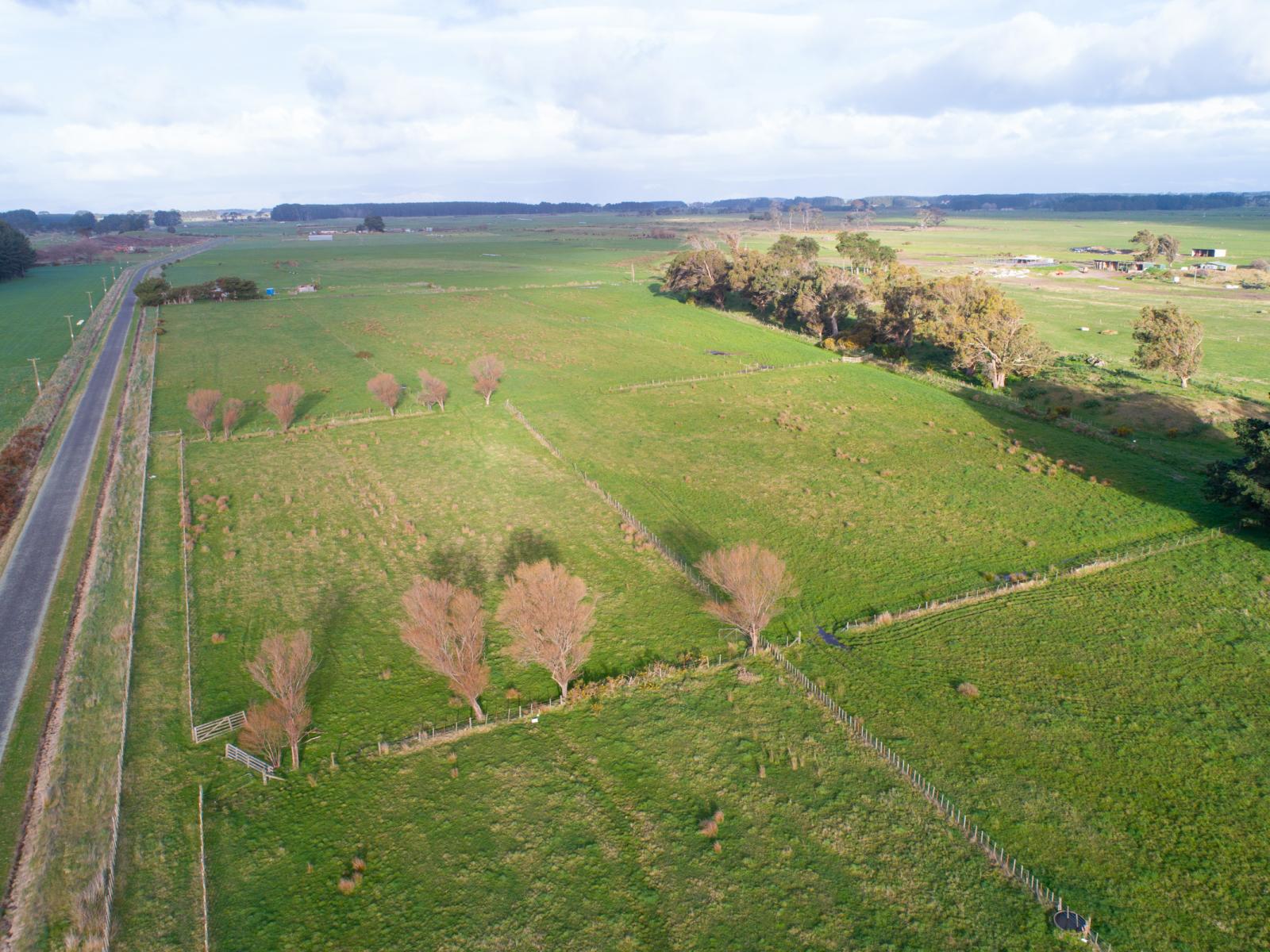 1110 State Highway 1, Himatangi