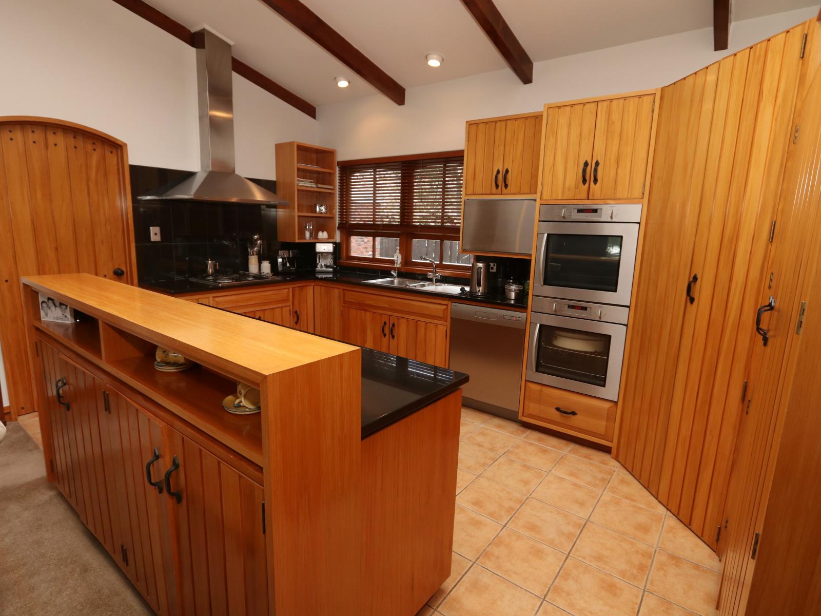 99 Walnut Avenue, Allenton