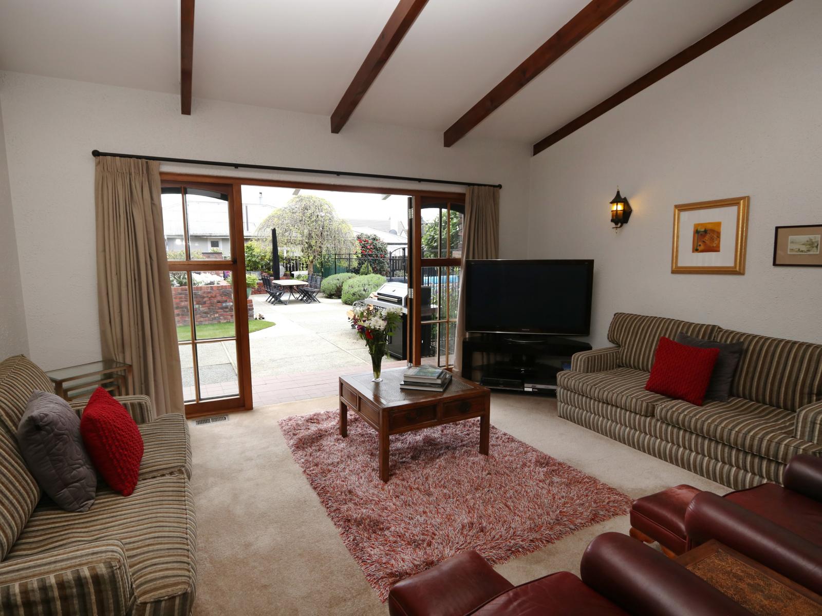 99 Walnut Avenue, Allenton