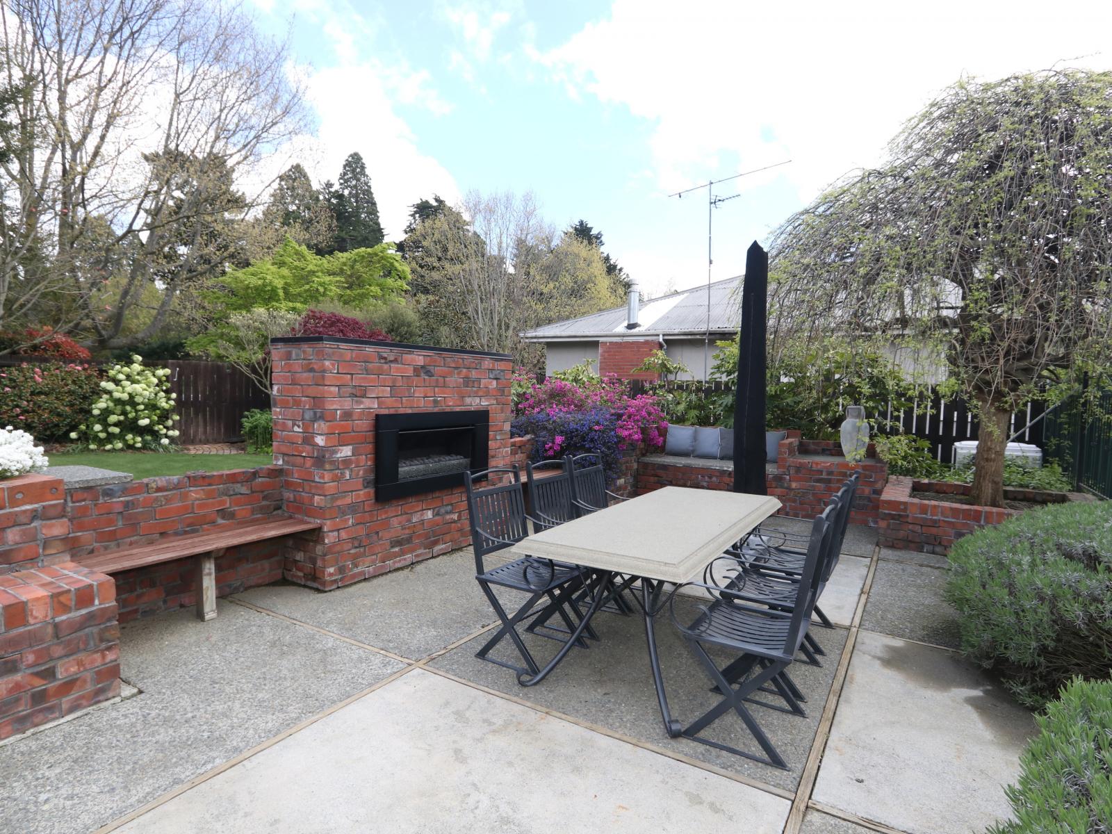 99 Walnut Avenue, Allenton