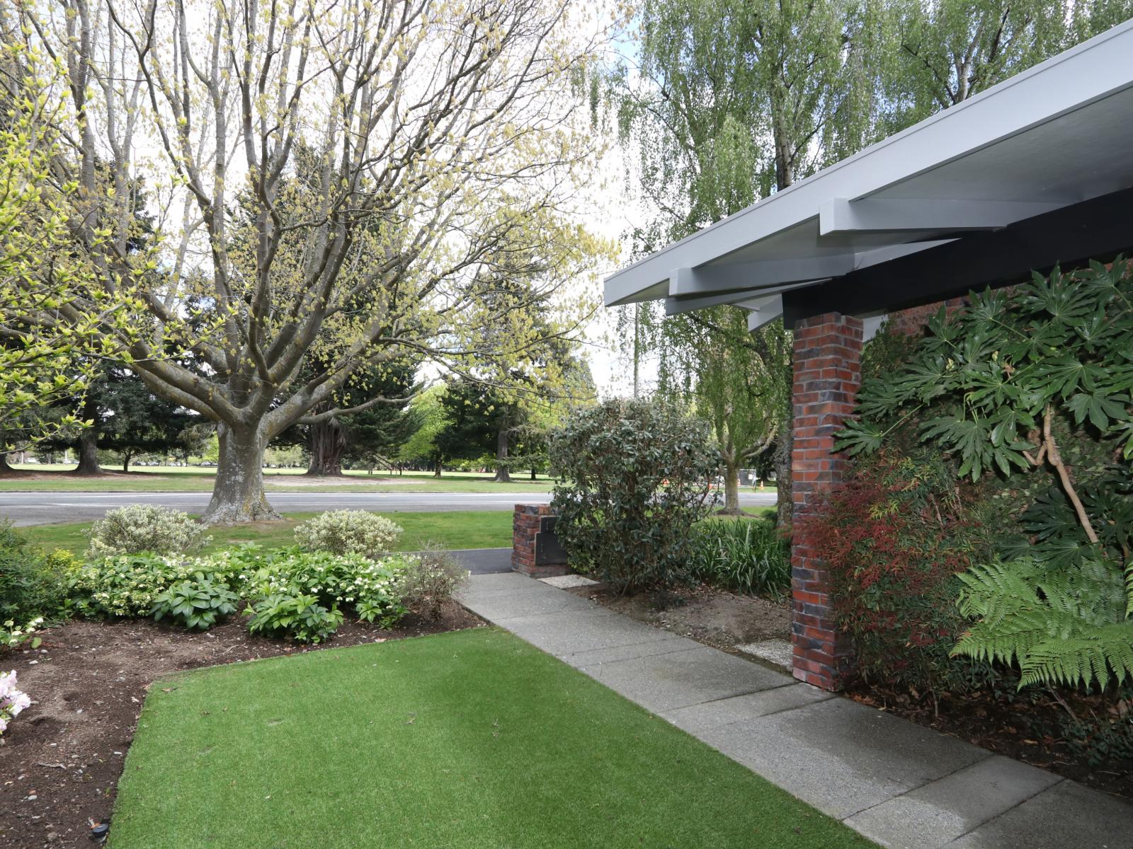 99 Walnut Avenue, Allenton