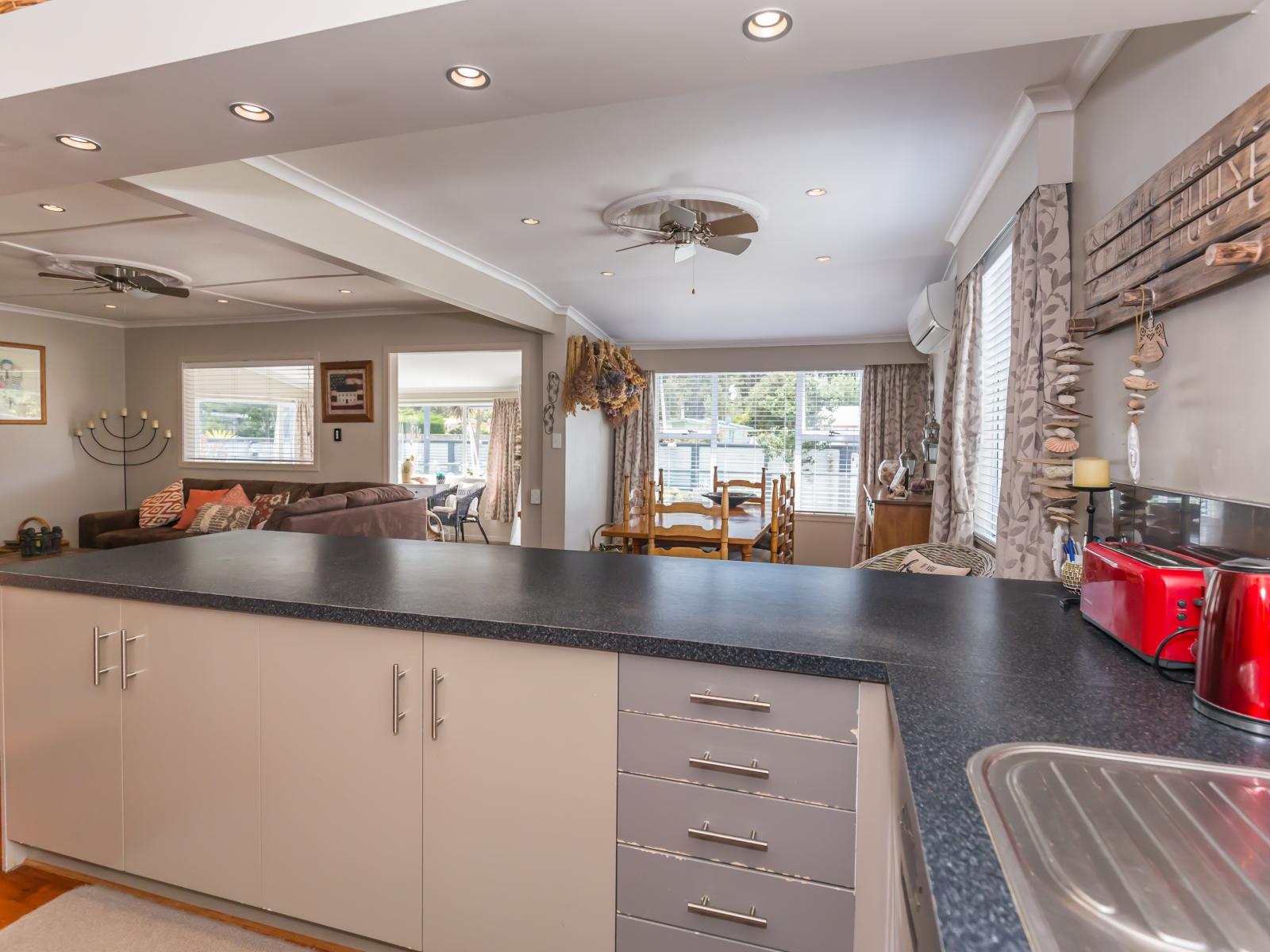 45 Koputara Rd, Himatangi Beach