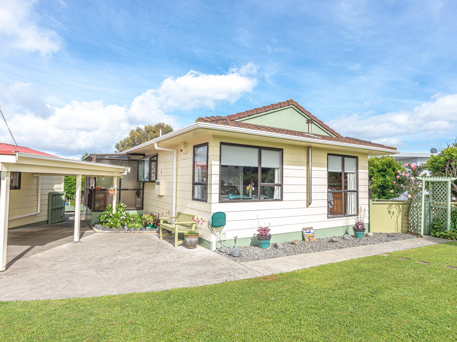 20 Bastia Avenue, Bastia Hill