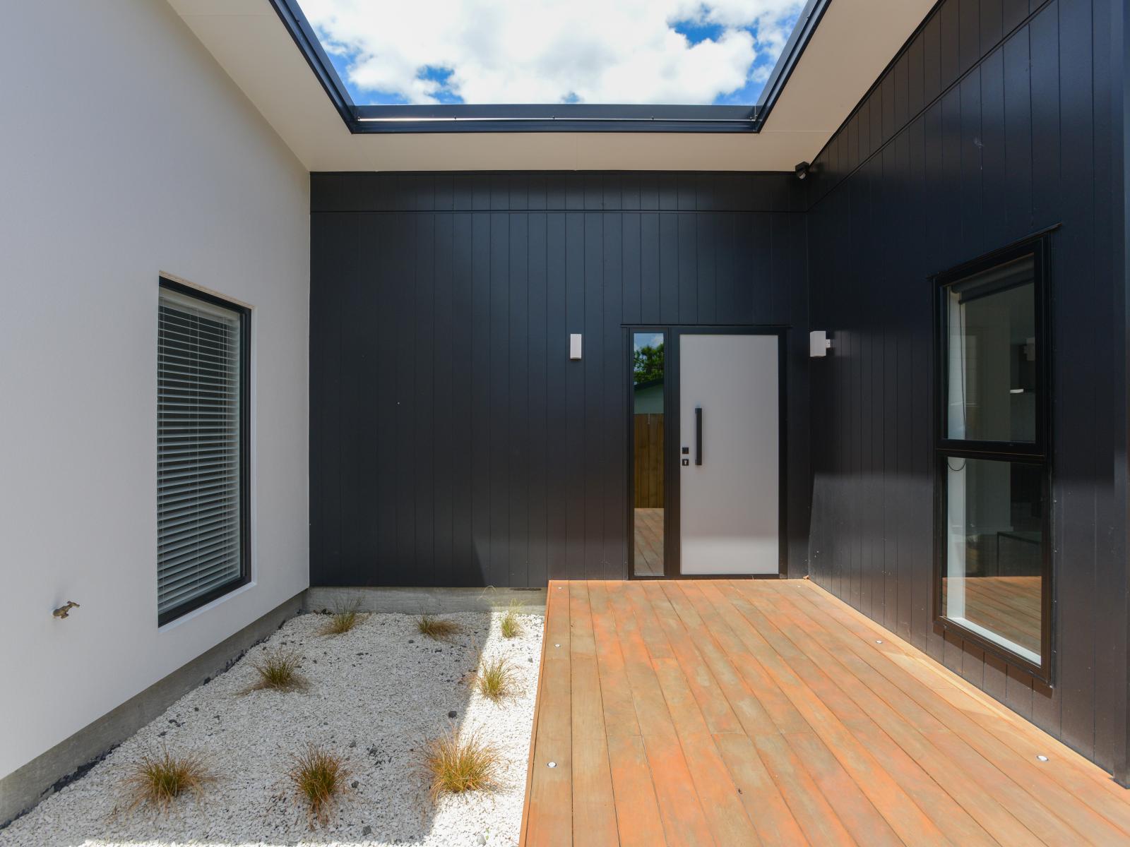 9C Bowling Road, Greenmeadows